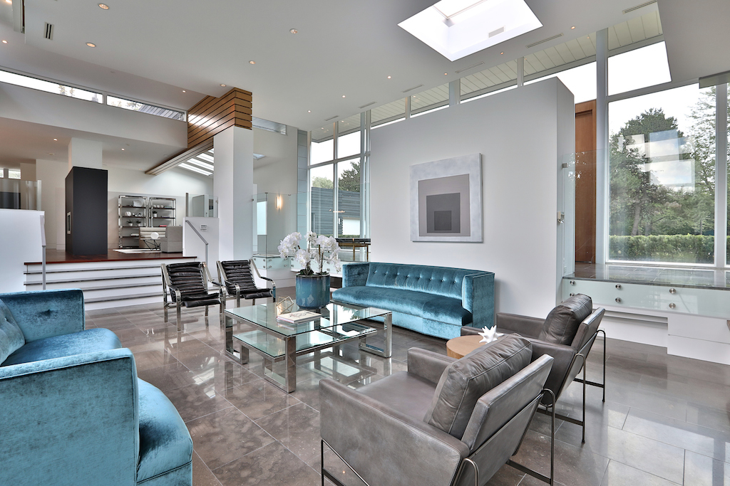 83 The Bridle Path
