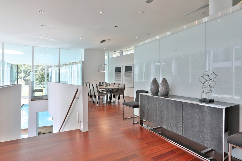 83 The Bridle Path