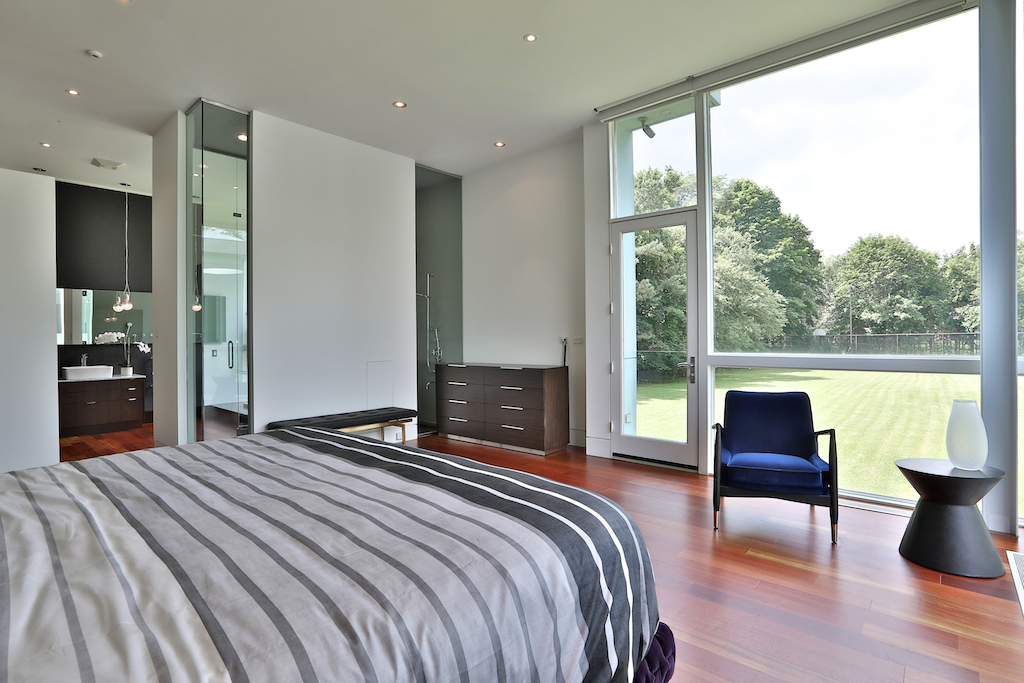 83 The Bridle Path