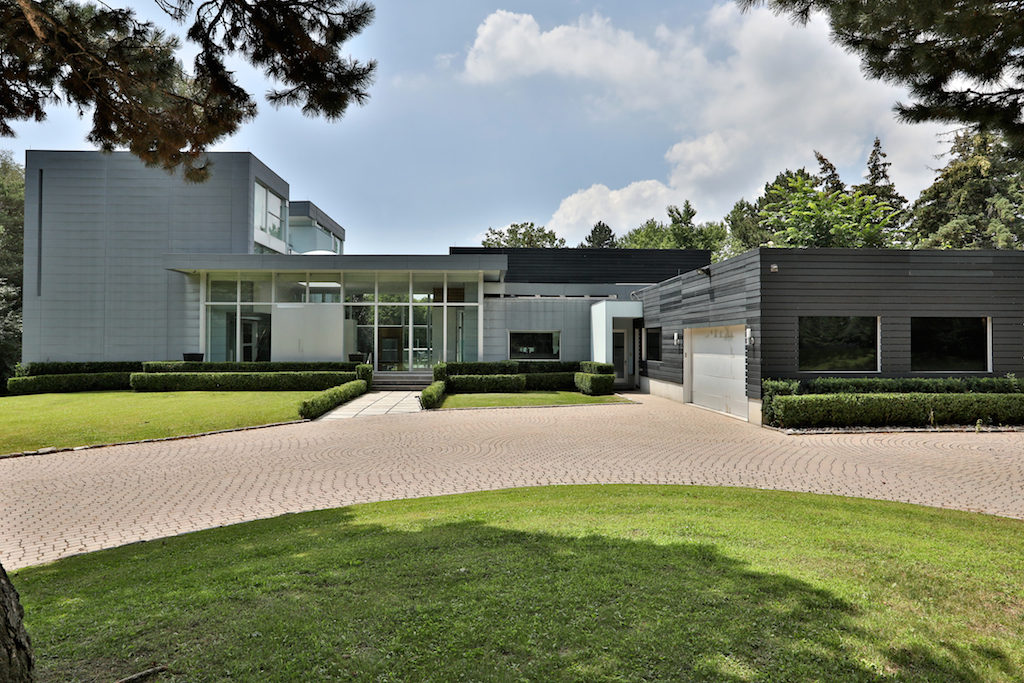 83 The Bridle Path