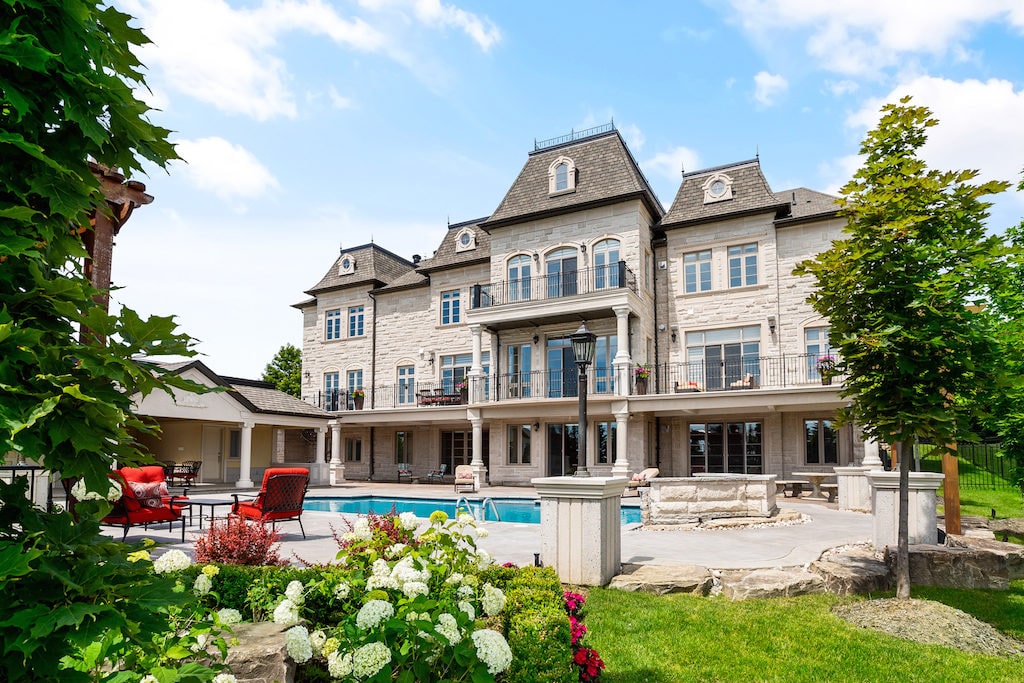 45 Kensington Dr.