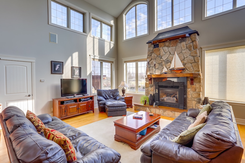 214 Snowbridge Way
