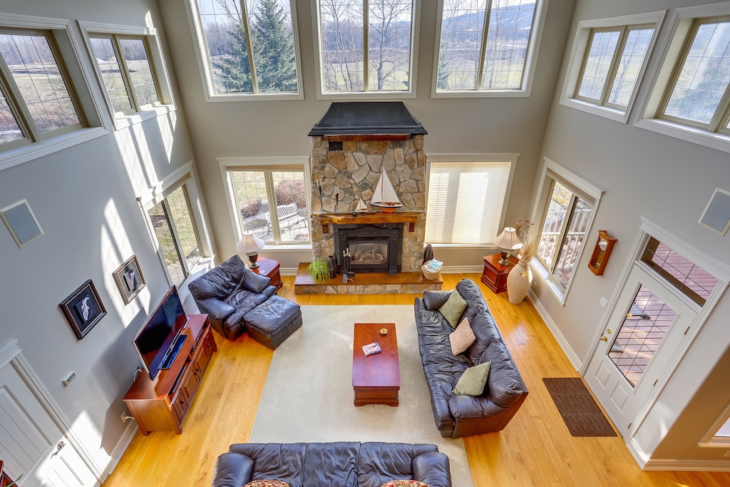 214 Snowbridge Way