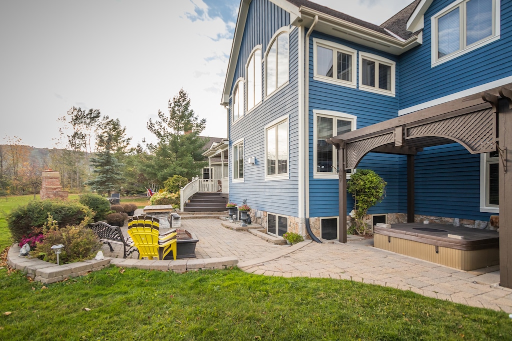 214 Snowbridge Way