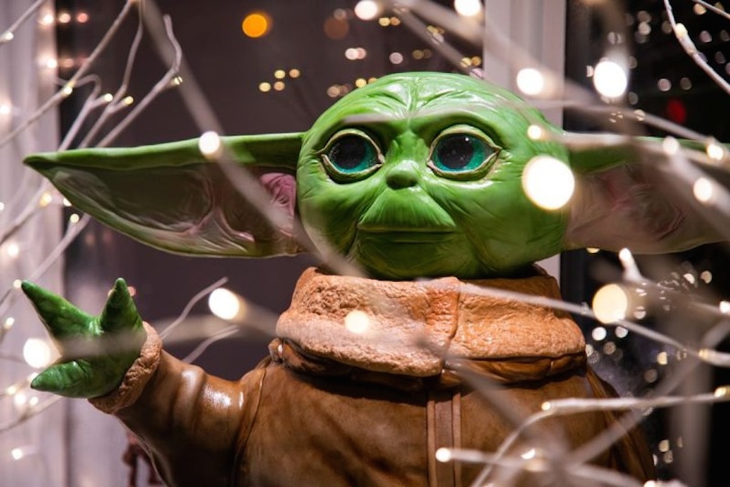 baby yoda cake