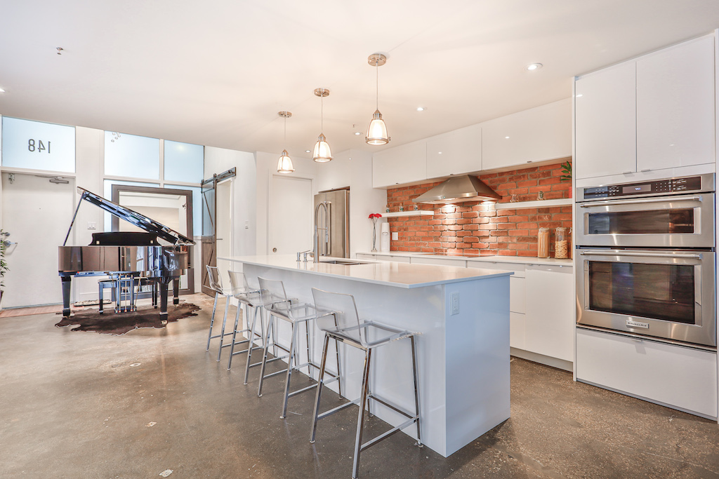 1159 Dundas St. E.