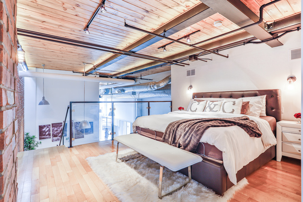 1159 Dundas St. E.