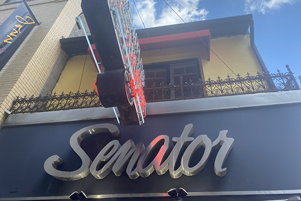senator restaurant