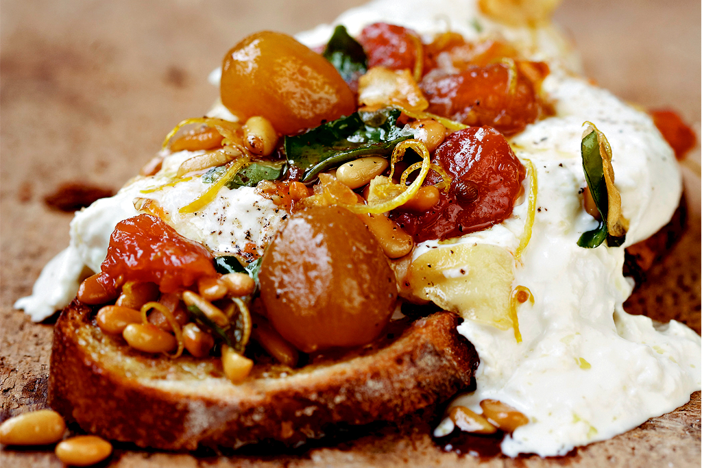 burrata crostini
