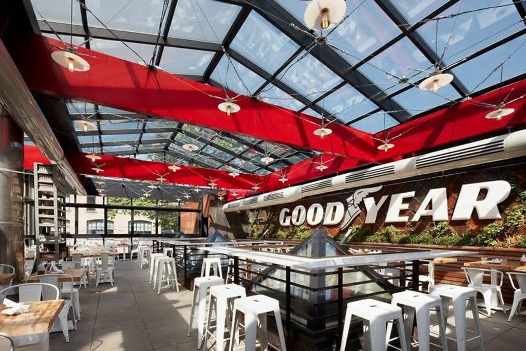 Gusto 101 patio