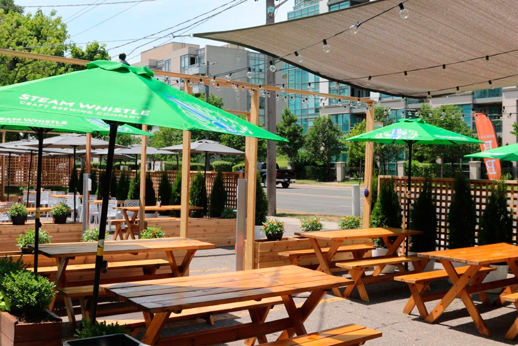 l-eat paese patio