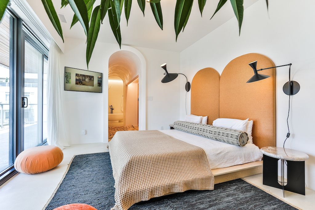 500 Wellington St.