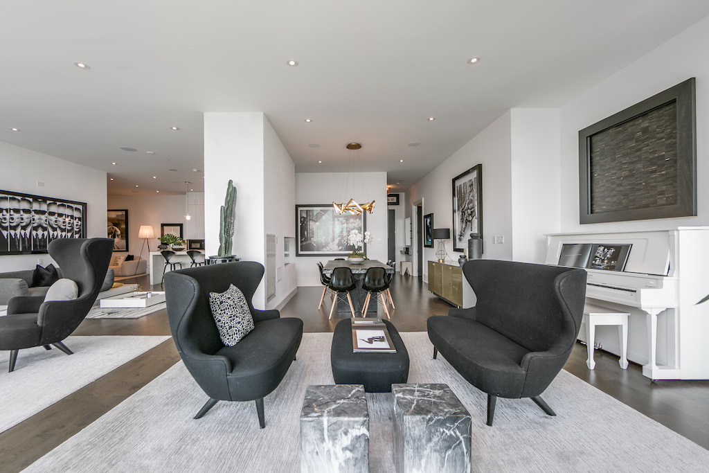 29 Queens Quay E