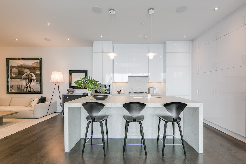 29 Queens Quay E