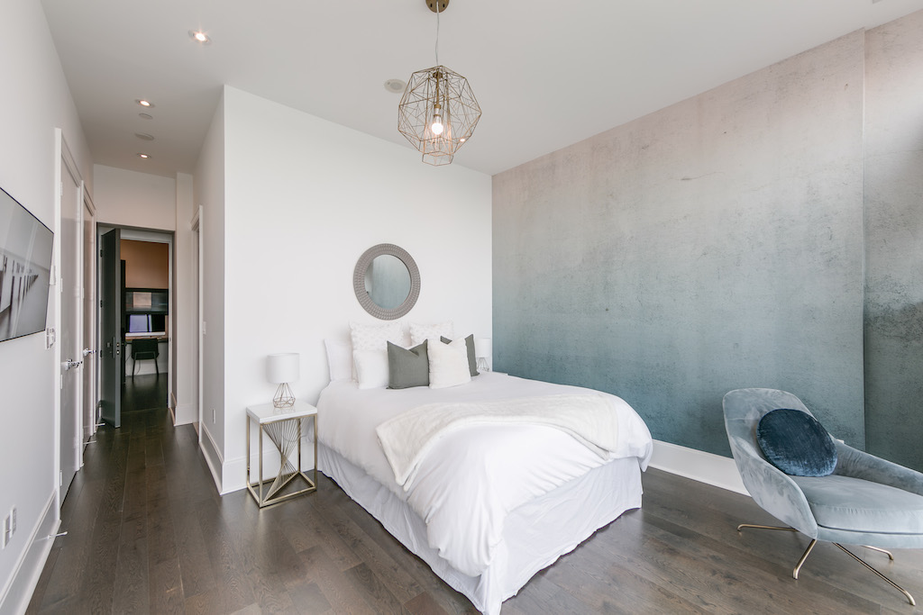 29 Queens Quay E