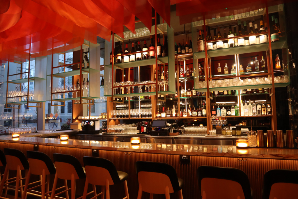 Minami Toronto interior