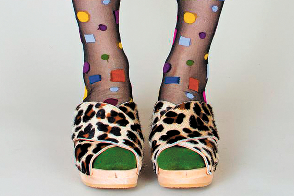 run pony pony clogs