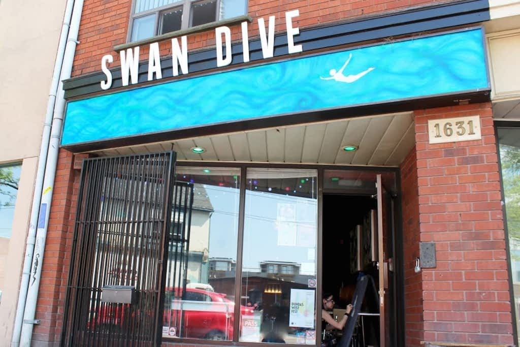 Swan Dive bar