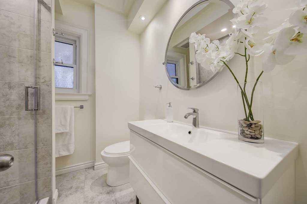 147 Roselawn