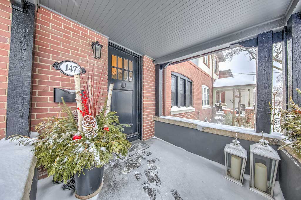 147 Roselawn
