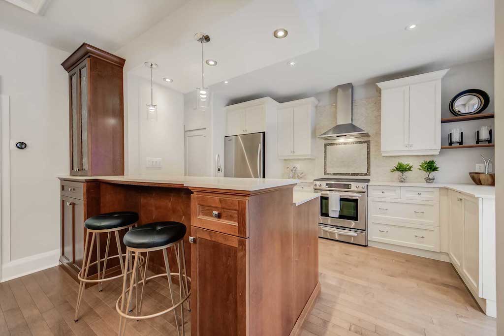 147 Roselawn