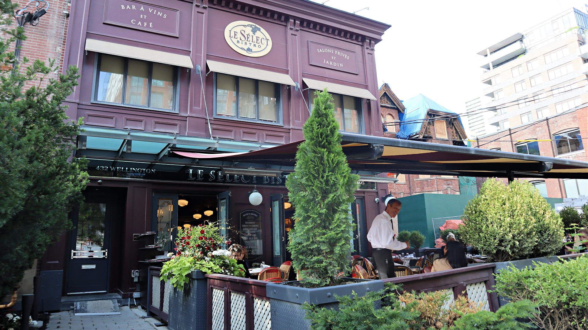 le select bistro exterior