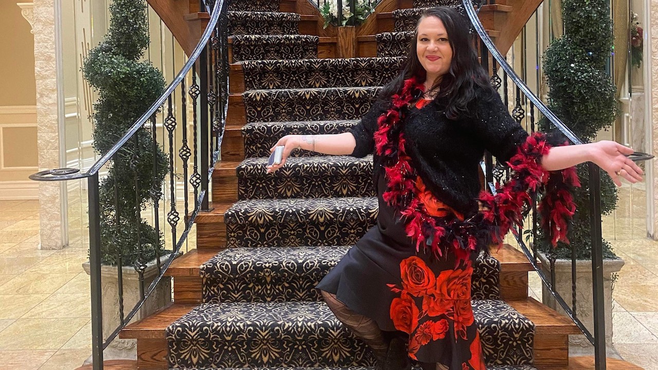 Toronto psychic Yulika Drabarni