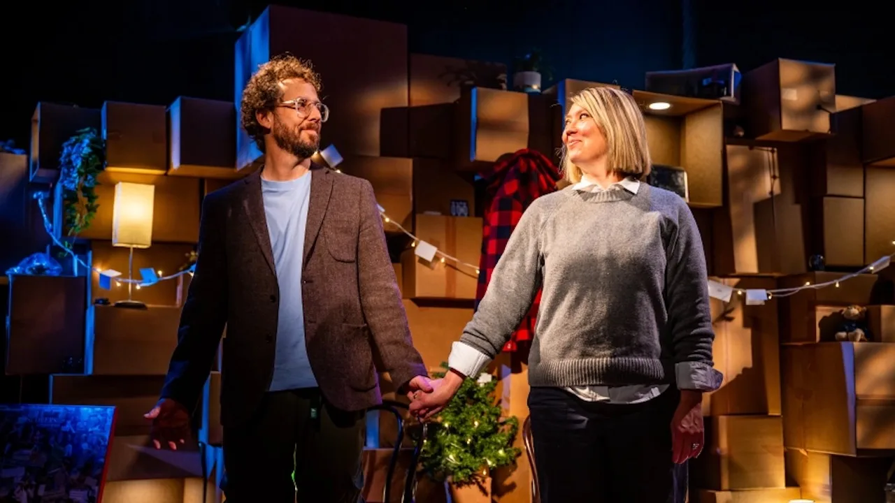 Matt Baram and Naomi Snieckus in 'Big Stuff' (photo: Dahlia Katz)