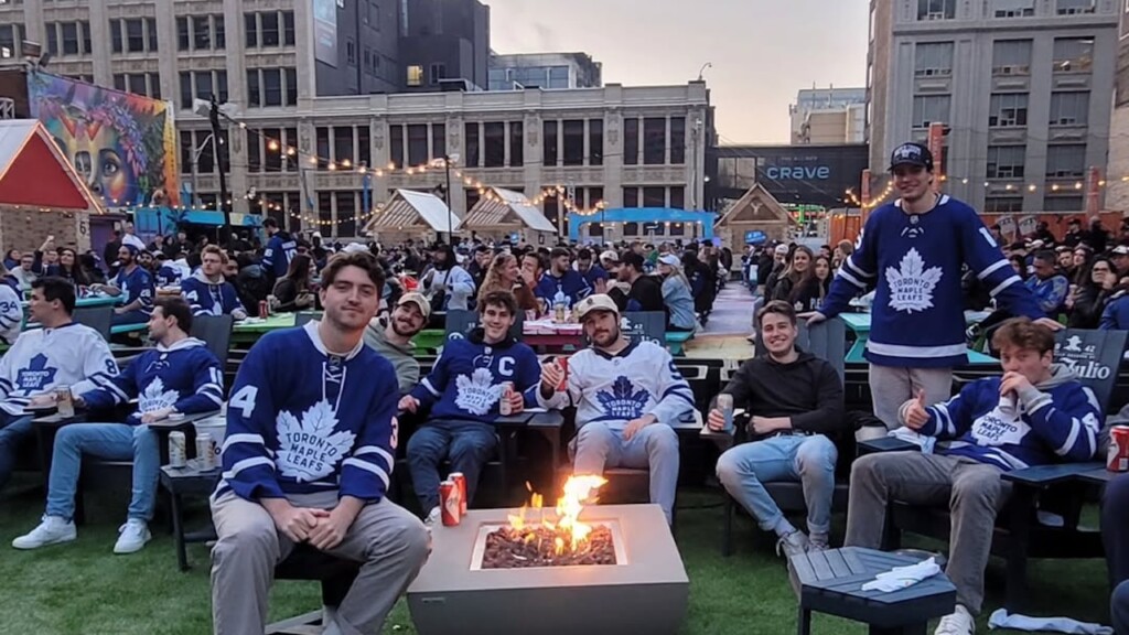 Maple Leafs watch party at Rendezviews