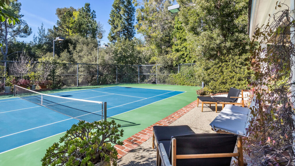 Images of Jim Carrey's Brentwood property