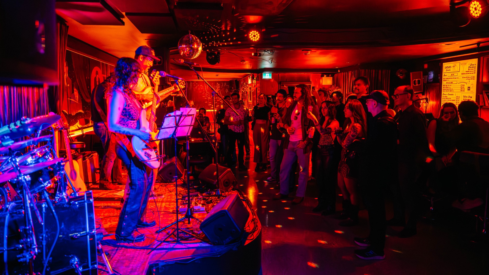 dinas tavern stage