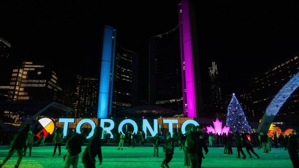 Nathan Phillips Square, Cavalcade of LIghts