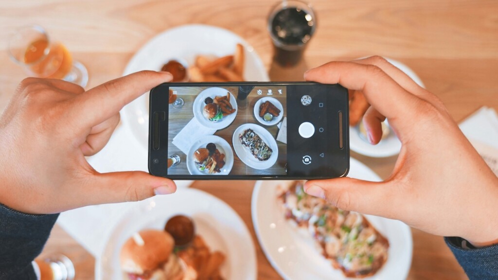 eaters collective i xVfNtQjwI unsplash