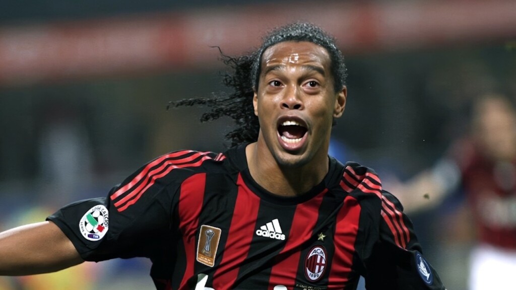 Ronaldinho will play in Toronto at the Living Legends match