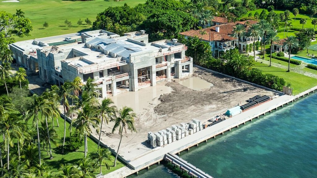 Mark Zuckerberg's new mansion in Palm Beach